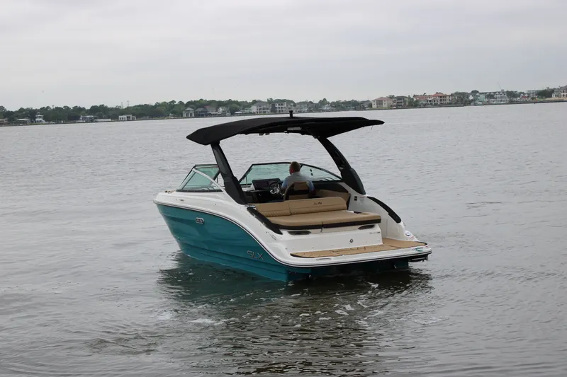 Slide: The Image of Sea Ray SLX 260 2026 - 3