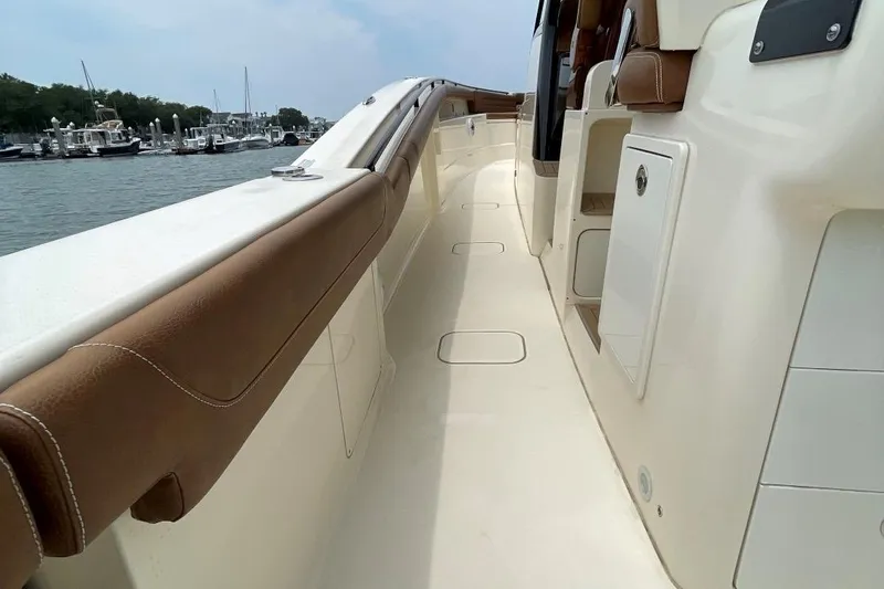 Slide: The Image of Scout 420 LXF 2020 - 51