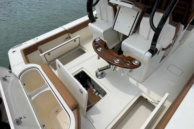 Slide: The Image of Scout 420 LXF 2020 - 53