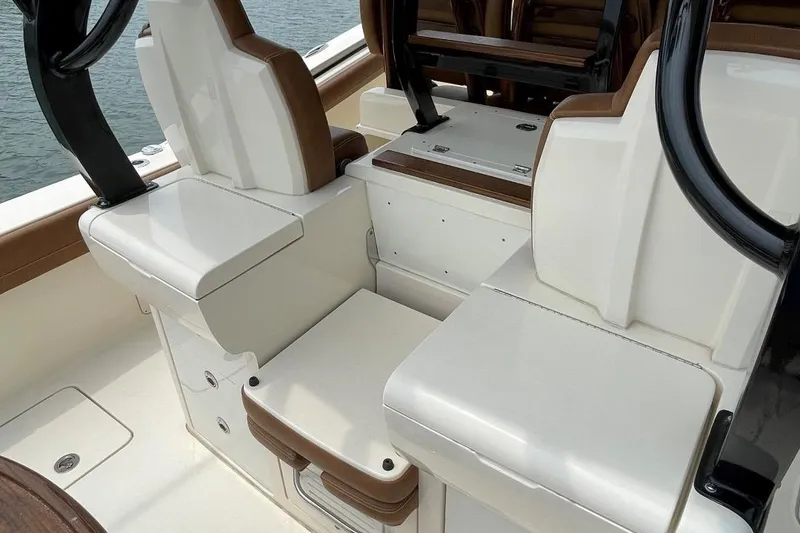 Slide: The Image of Scout 420 LXF 2020 - 54