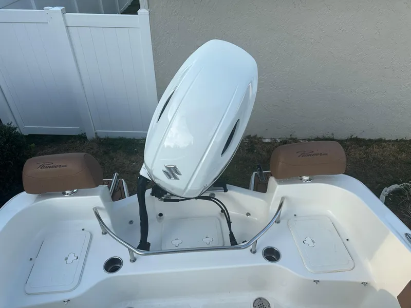 Slide: The Image of Pioneer 202 Sportfish 2024 - 61