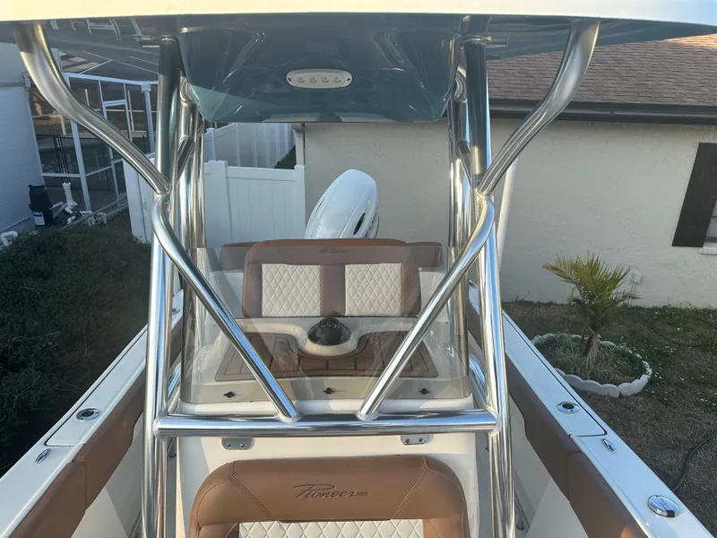 Slide: The Image of Pioneer 202 Sportfish 2024 - 66