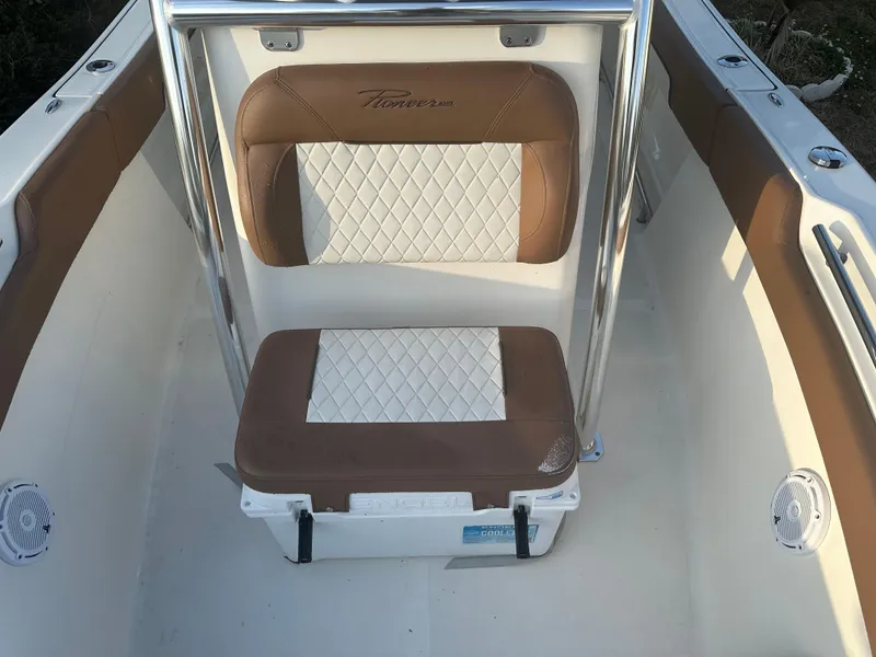 Slide: The Image of Pioneer 202 Sportfish 2024 - 68