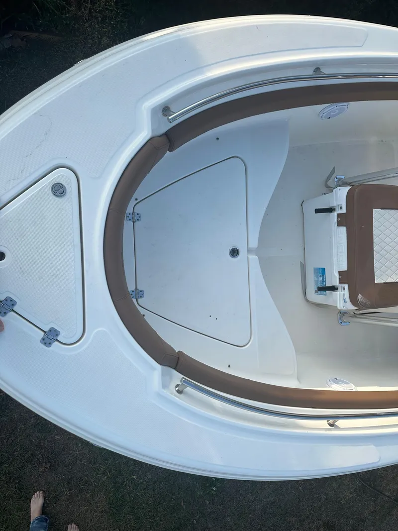 Slide: The Image of Pioneer 202 Sportfish 2024 - 72