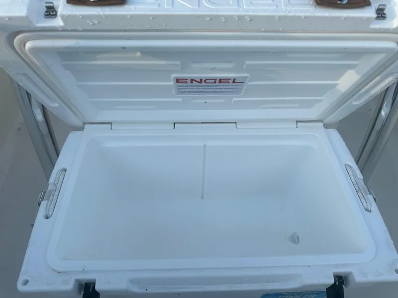 Slide: The Image of Pioneer 202 Sportfish 2024 - 74
