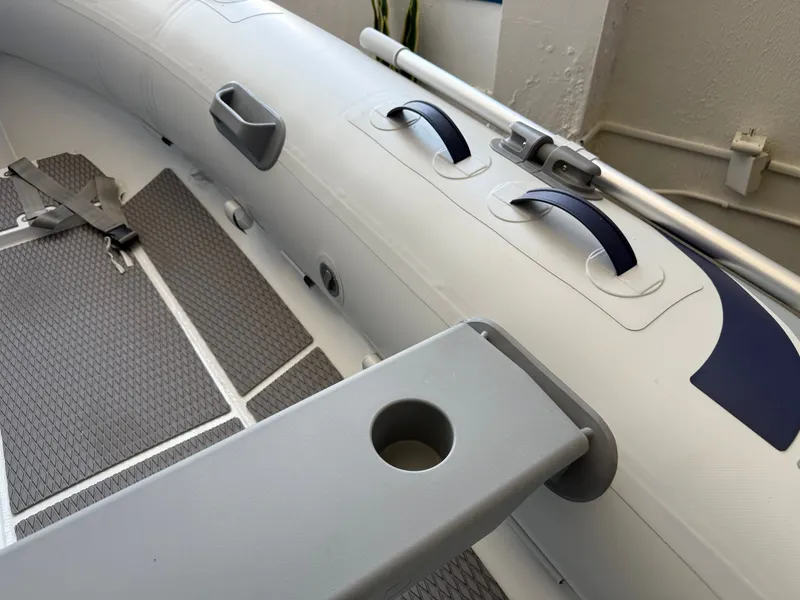 Slide: The Image of Highfield Ultra Lite 310FD 2024 - 2