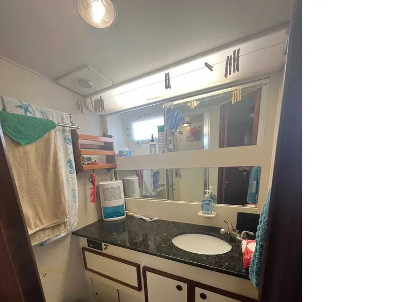 Slide: The Image of Hatteras 42 Cockpit Motor Yacht 1980 - 16