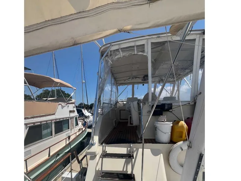 Slide: The Image of Hatteras 42 Cockpit Motor Yacht 1980 - 22