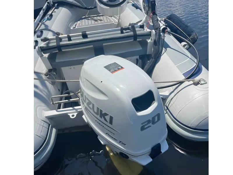 Slide: The Image of Hatteras 42 Cockpit Motor Yacht 1980 - 36