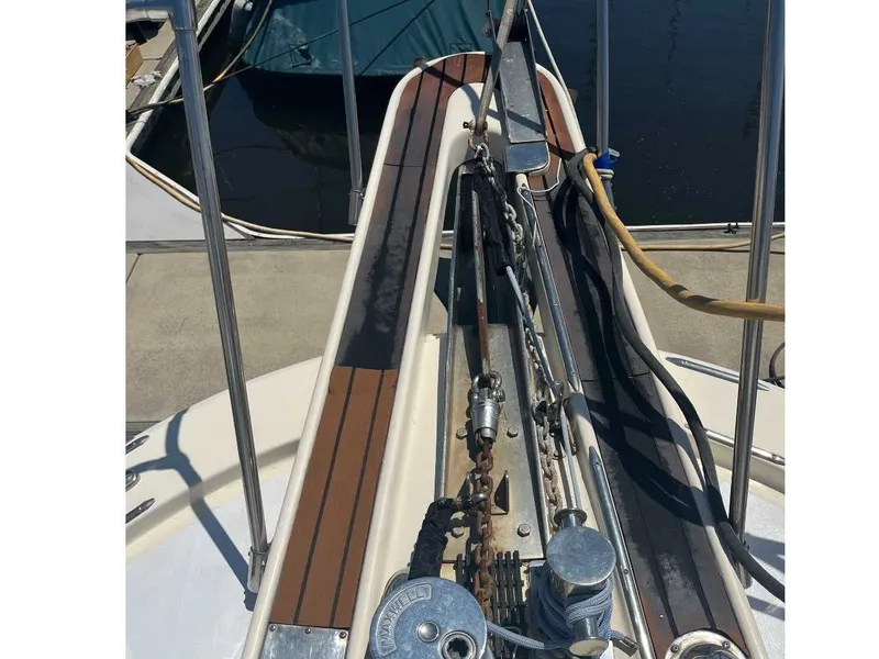 Slide: The Image of Hatteras 42 Long Range Cruiser 1980 - 32