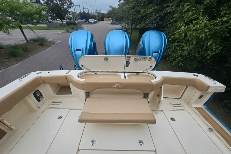 Slide: The Image of Scout 380 LXF 2020 - 10