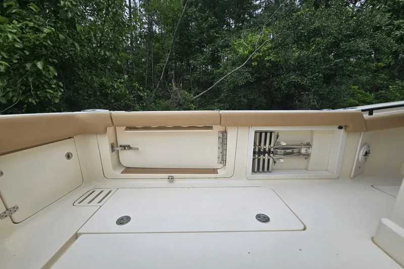 Slide: The Image of Scout 380 LXF 2020 - 13