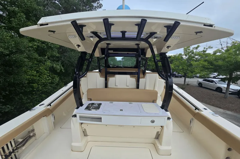 Slide: The Image of Scout 380 LXF 2020 - 15