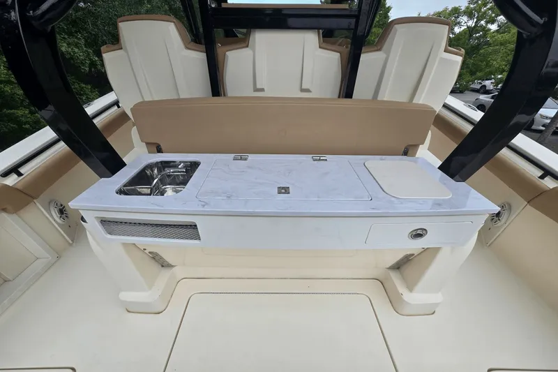 Slide: The Image of Scout 380 LXF 2020 - 16