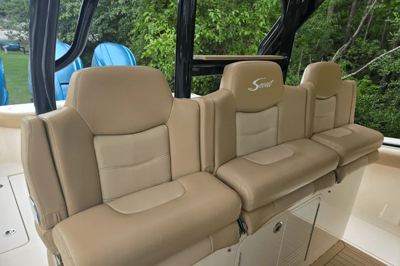 Slide: The Image of Scout 380 LXF 2020 - 25