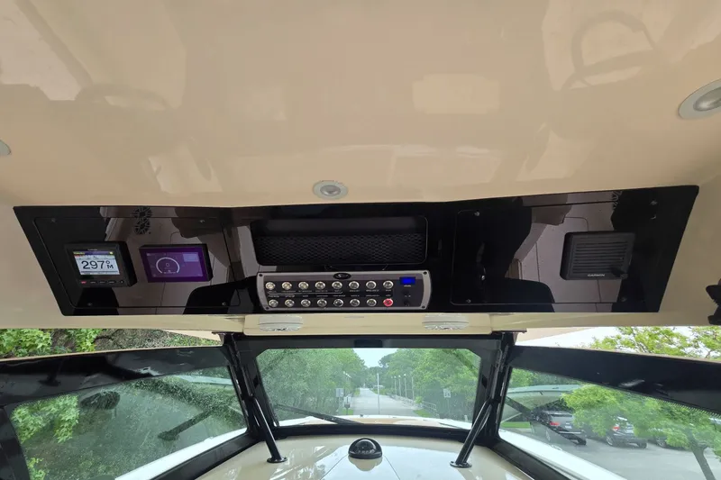 Slide: The Image of Scout 380 LXF 2020 - 28