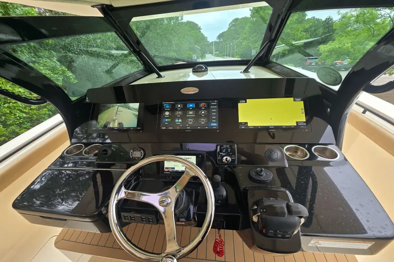 Slide: The Image of Scout 380 LXF 2020 - 30