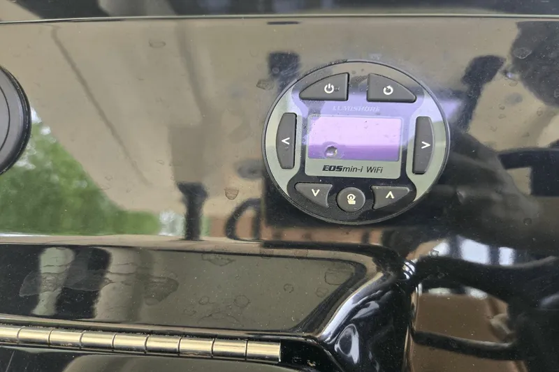 Slide: The Image of Scout 380 LXF 2020 - 34