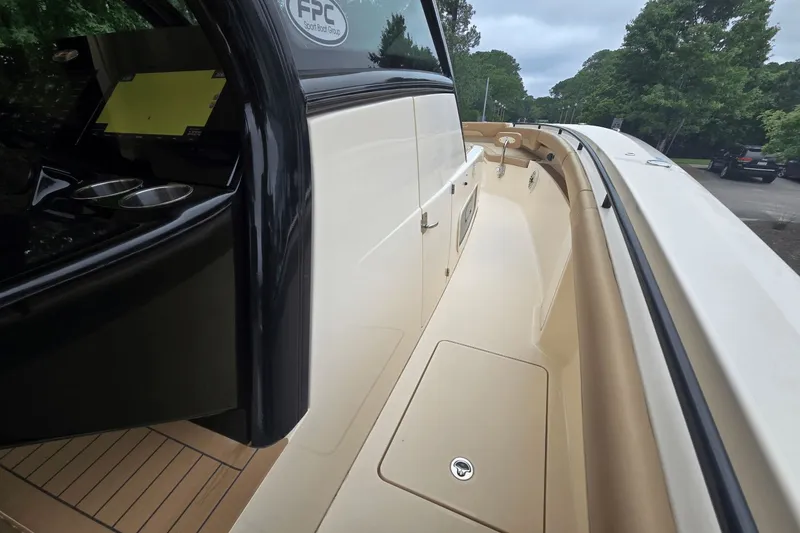 Slide: The Image of Scout 380 LXF 2020 - 36