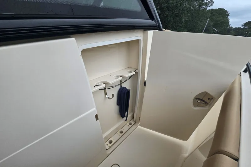 Slide: The Image of Scout 380 LXF 2020 - 37