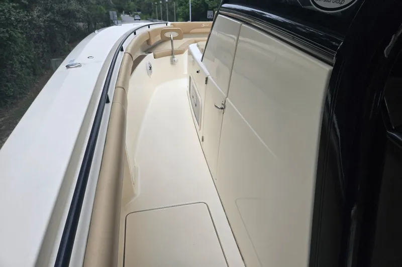 Slide: The Image of Scout 380 LXF 2020 - 40