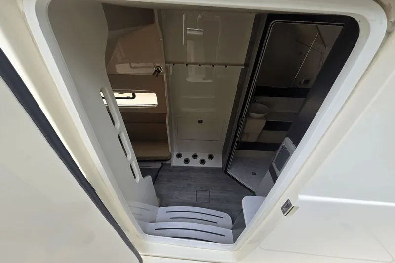 Slide: The Image of Scout 380 LXF 2020 - 42