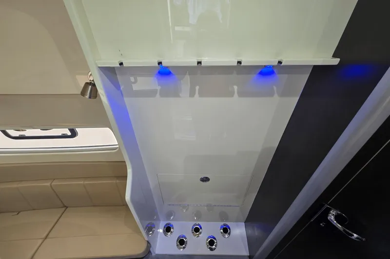 Slide: The Image of Scout 380 LXF 2020 - 43