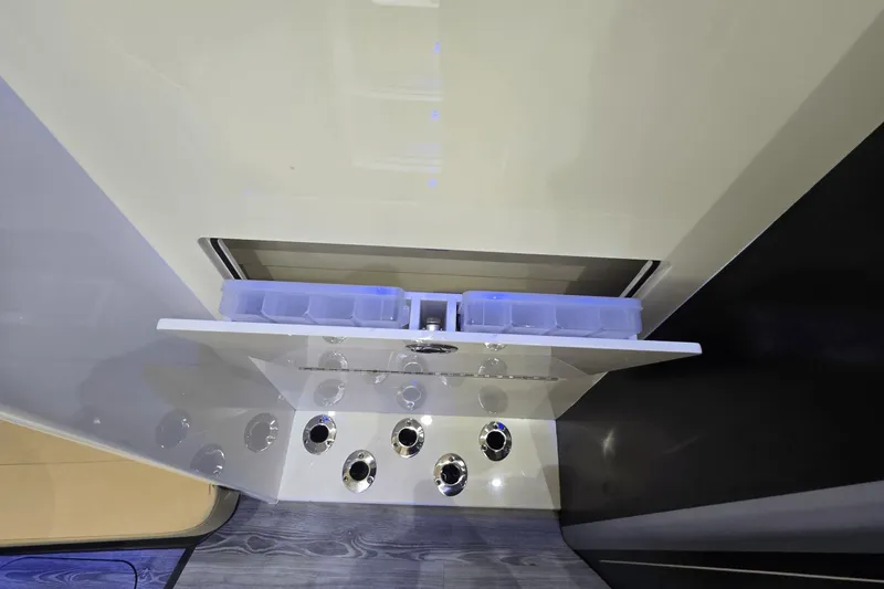 Slide: The Image of Scout 380 LXF 2020 - 44