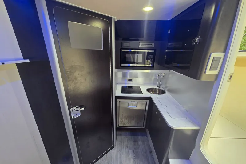 Slide: The Image of Scout 380 LXF 2020 - 46