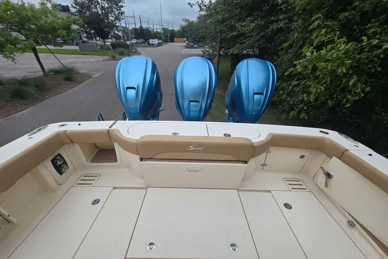 Slide: The Image of Scout 380 LXF 2020 - 9