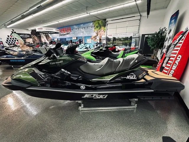 Slide: The Image of Kawasaki ULTRA 160LX 2025 - 4