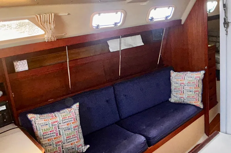 Slide: The Image of Catalina 34 MkII 1988 - 11