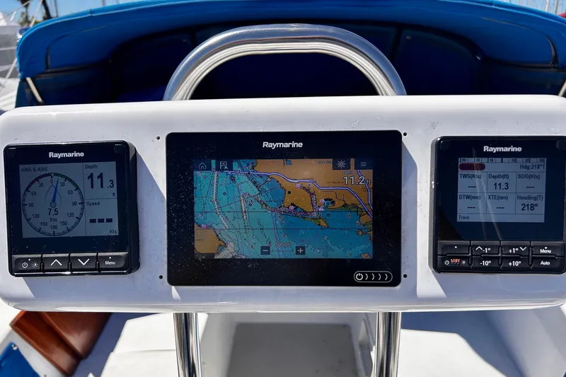 Slide: The Image of Catalina 34 MkII 1988 - 4