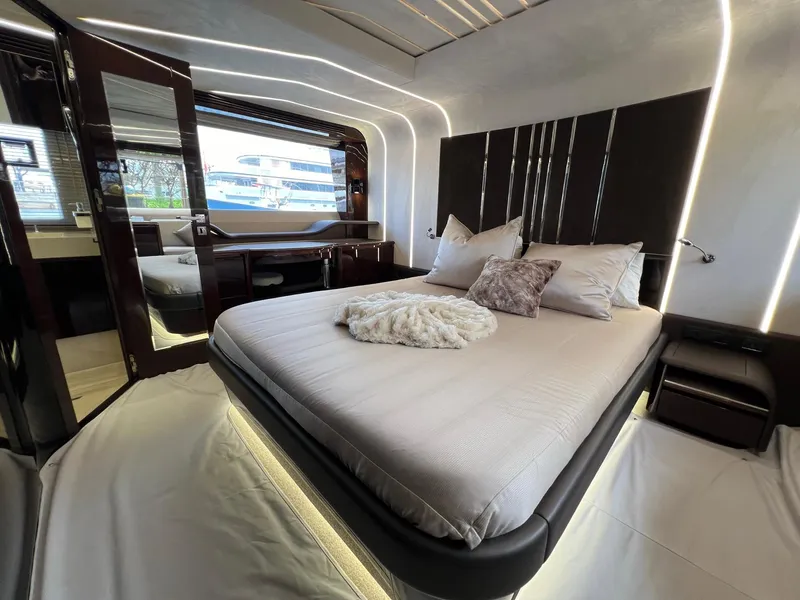 Slide: The Image of Galeon 680 Fly 2020 - 66