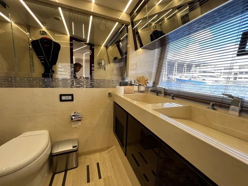 Slide: The Image of Galeon 680 Fly 2020 - 68