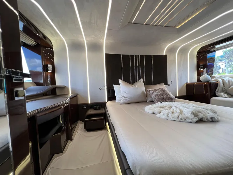 Slide: The Image of Galeon 680 Fly 2020 - 72