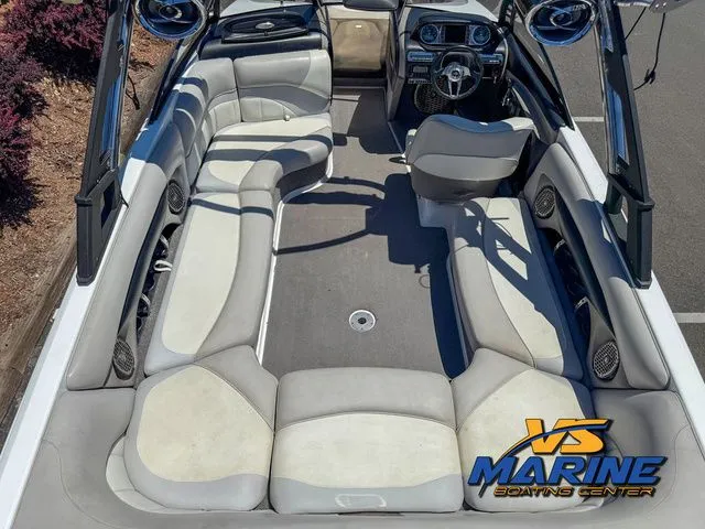 Slide: The Image of Malibu 23 LSV 2010 - 10