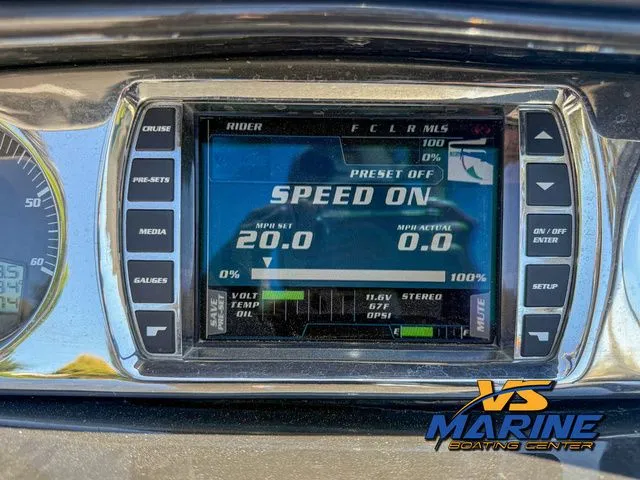 Slide: The Image of Malibu 23 LSV 2010 - 22