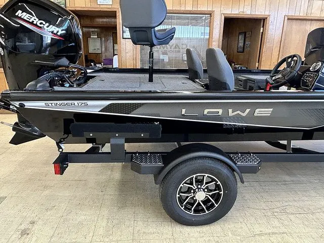 Slide: The Image of Lowe Stinger 175C 2026 - 12