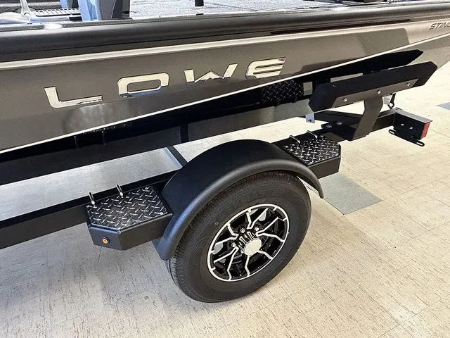 Slide: The Image of Lowe Stinger 175C 2026 - 4