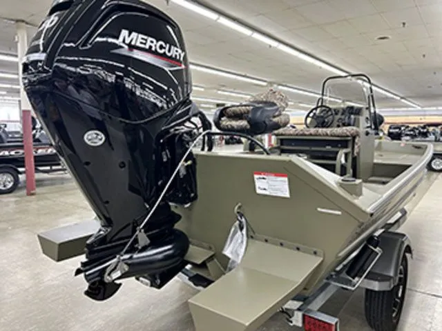 Slide: The Image of Lowe Roughneck RX1760 Pathfinder 2026 - 10