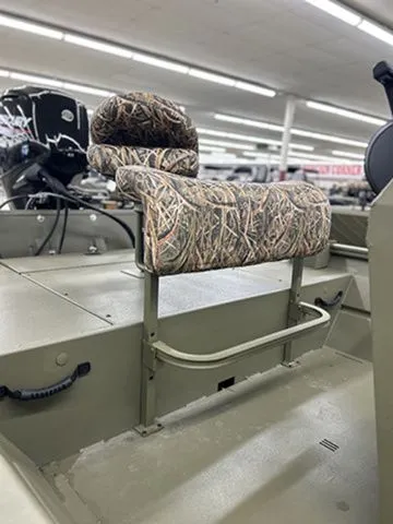 Slide: The Image of Lowe Roughneck RX1860 Tunnel Jet 2026 - 12