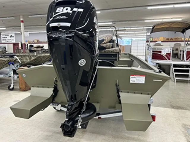 Slide: The Image of Lowe Roughneck RX1860 Tunnel Jet 2026 - 15