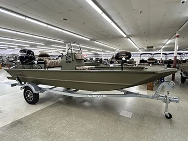 Slide: The Image of Lowe Roughneck RX1860 Tunnel Jet 2026 - 4