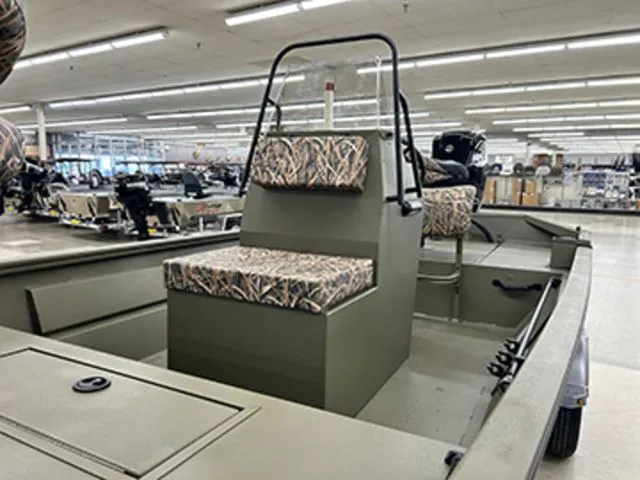 Slide: The Image of Lowe Roughneck RX1860 Tunnel Jet 2026 - 5