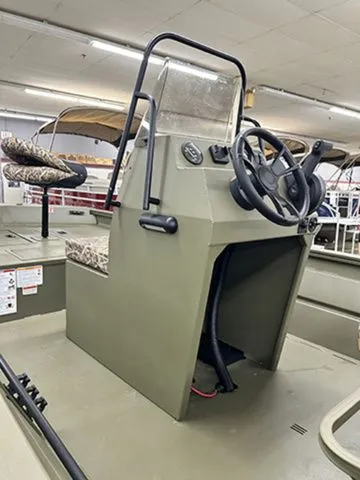 Slide: The Image of Lowe Roughneck RX1860 Tunnel Jet 2026 - 7