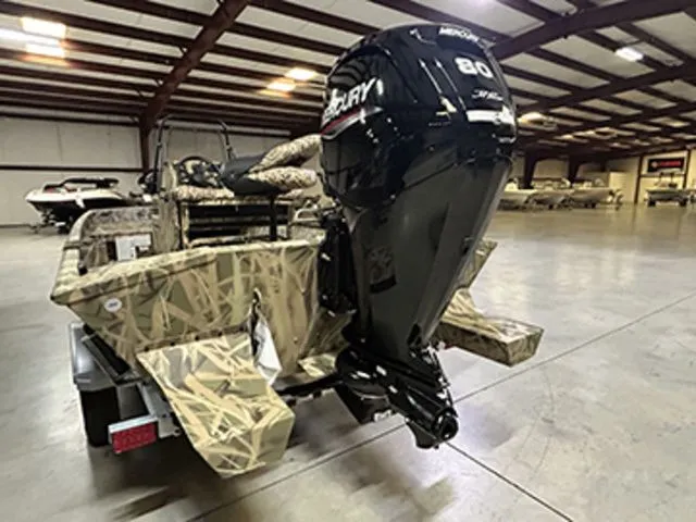 Slide: The Image of Lowe Roughneck RX1860 CC 2026 - 15