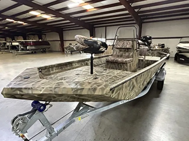 Slide: The Image of Lowe Roughneck RX1860 CC 2026 - 3