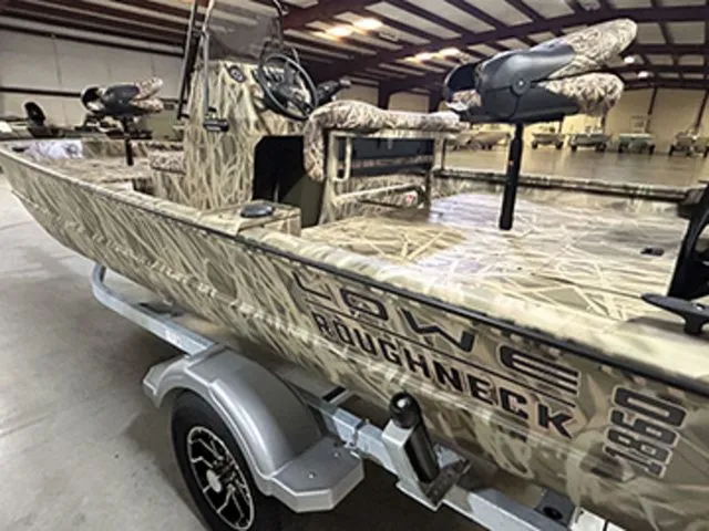 Slide: The Image of Lowe Roughneck RX1860 CC 2026 - 8