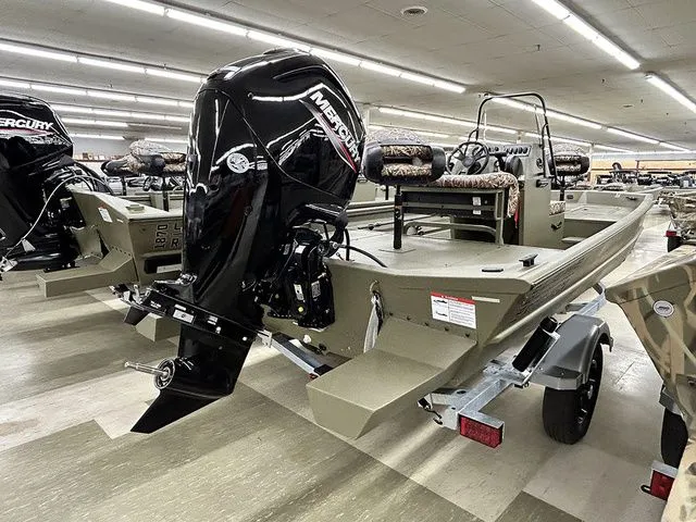 Slide: The Image of Lowe Roughneck RX1860 CC 2026 - 11